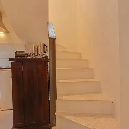 La Petite Maisonnette Au Calme Menton